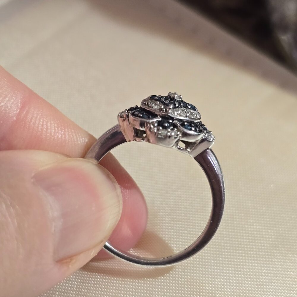 Blue and White Diamond Vintage-Style Clover Ring - Size 7 - Picture 5 of 9